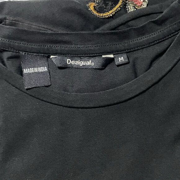 DESIGUAL Graphic Tee T-Shirt Size M Short Sleeve Lips Floral Embellished Black - Picture 5 of 16